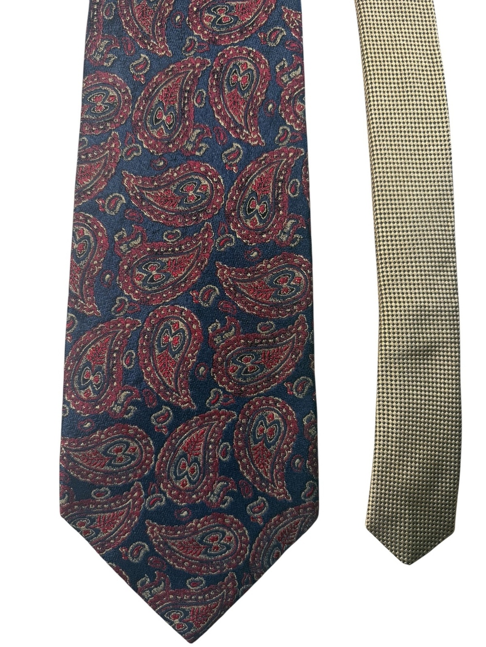 Tommy Hilfiger 100% Silk Navy Red Paisley Jacquard Men's Made In USA Tie